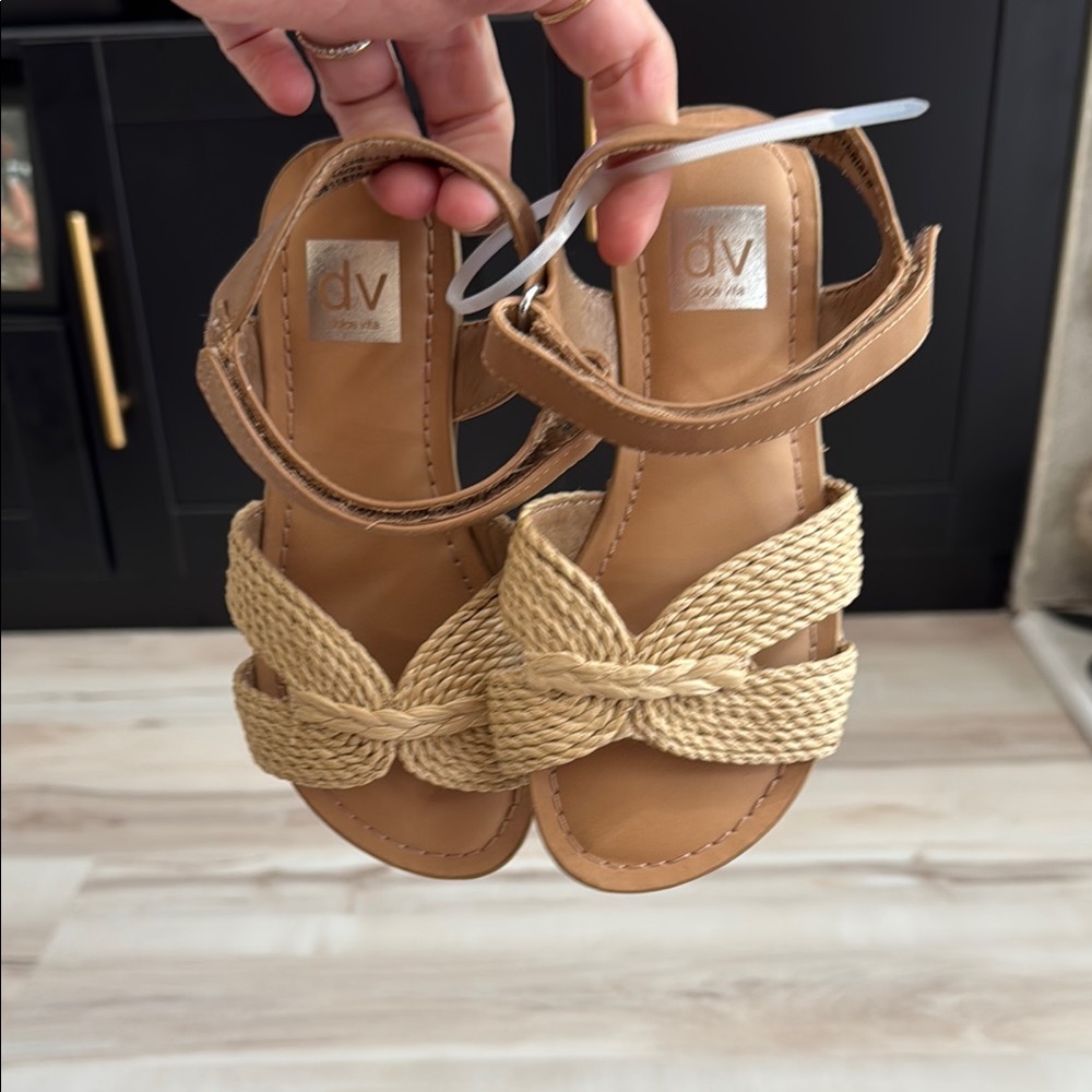 DV by Dolce Vita Woven Kids Sandals - Picture 2 of 4